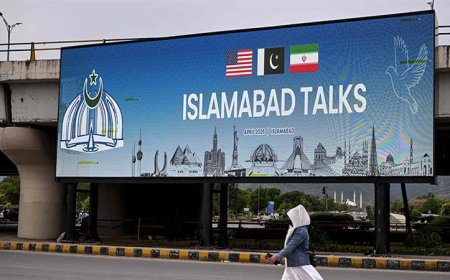 An Iranian delegation has arrived in Pakistan for talks with the United States, while Vance is on his way to join the discussions