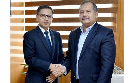 Indian High Commissioner meets Information Minister Swapon