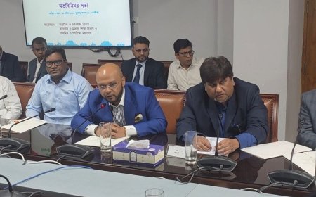 The government has held a meeting with business leaders to introduce a programme providing free uniforms and school bags for students