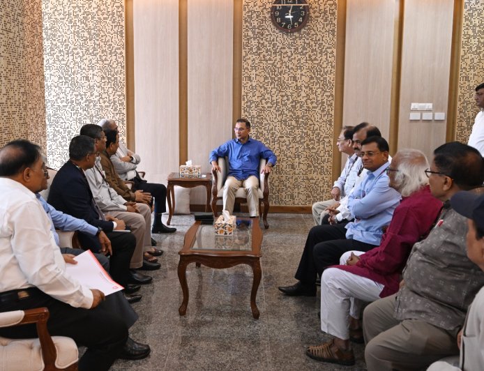 A delegation from the Puja Udjapan Parishad met with the Prime Minister