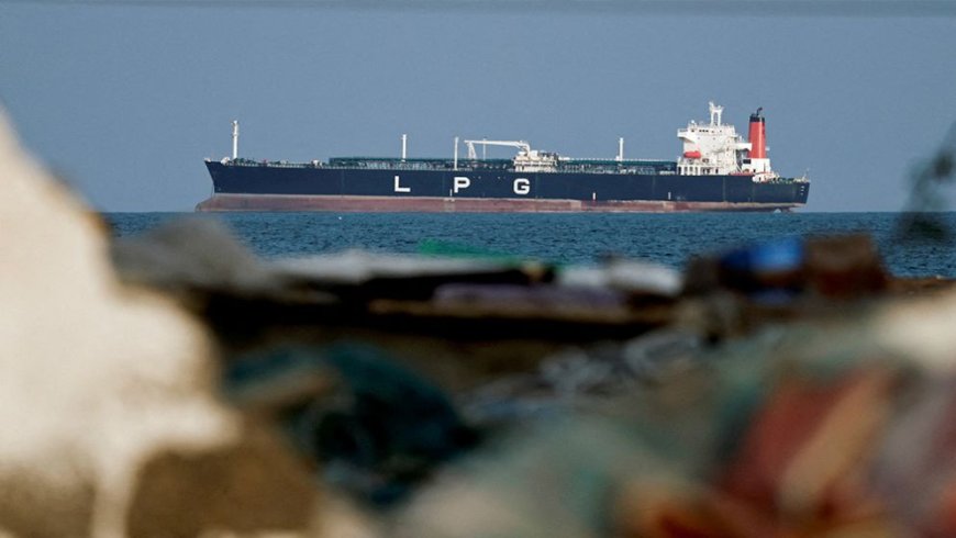 Donald Trump says the United States will assist in easing congestion in the Strait of Hormuz