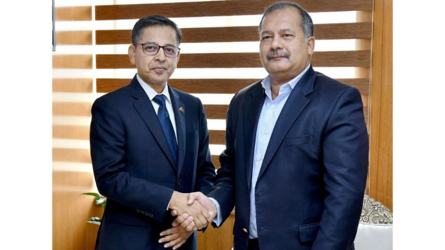 Indian High Commissioner meets Information Minister Swapon