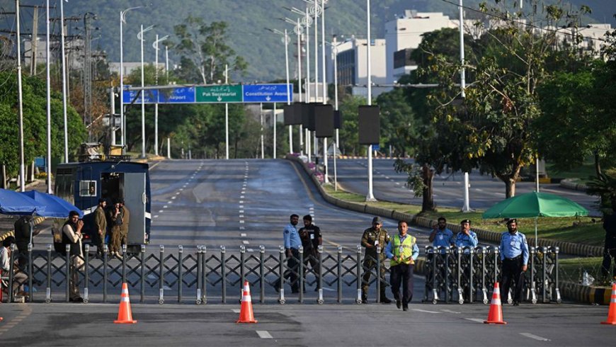 US envoys head to Pakistan for uncertain talks with Iran