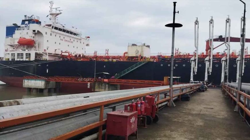 A vessel carrying 26,000 tonnes of octane has arrived at Chittagong Port