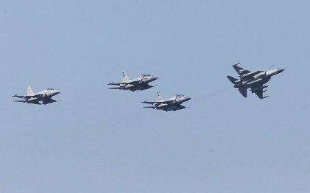 Pakistan deploys 8,000 troops and fighter jet squadron to Saudi Arabia