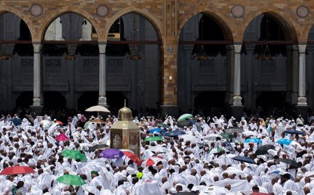 Saudi authorities have warned Hajj pilgrims to prepare for dust storms and extreme heat during the annual pilgrimage