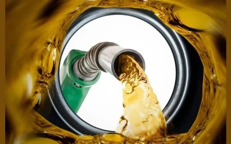 Oil Rebounds to $100 After US Strikes Shatter Iran War Hopes