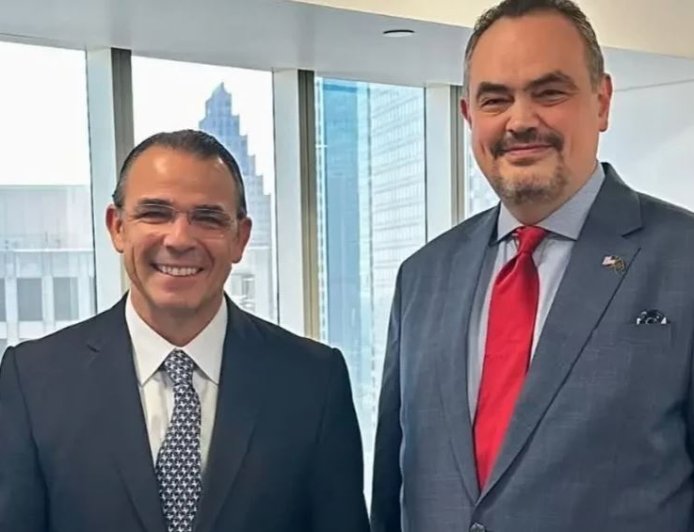 The US envoy discussed energy cooperation with Bangladesh