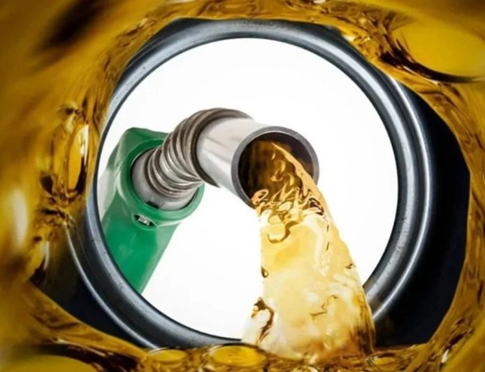 Oil Rebounds to $100 After US Strikes Shatter Iran War Hopes