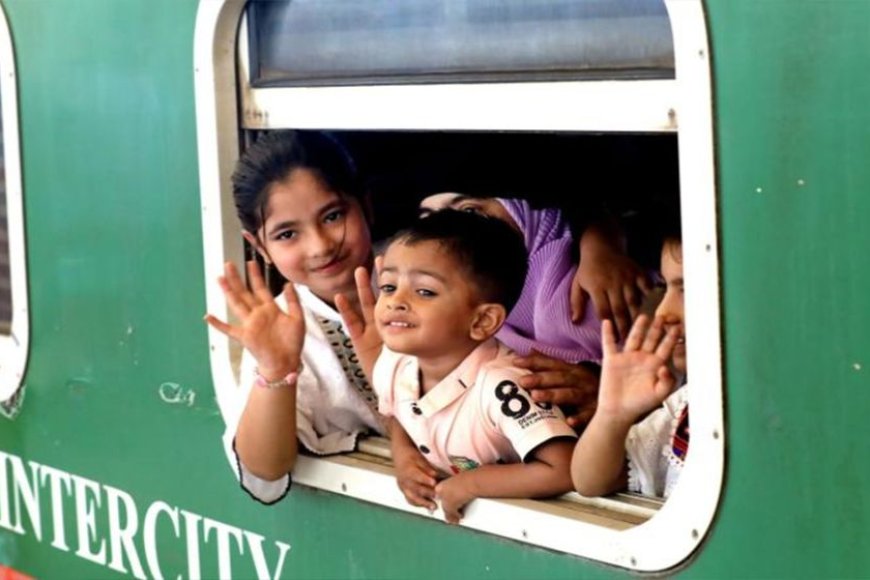 Eid holiday travel begins as people depart Dhaka in festive mood