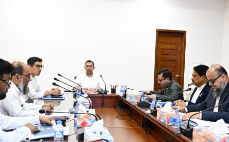 PM Chairs Meeting on Reopening and Management of Closed Factories