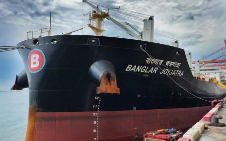 MV Banglar Joyjatra Finally Clears the Strait of Hormuz