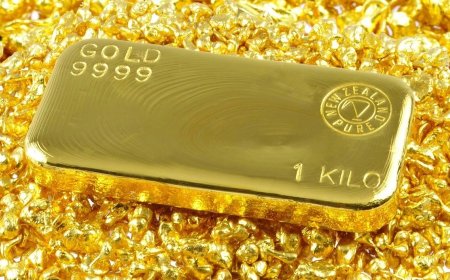 Gold prices fall again; 22-carat drops to Tk221,966 per bhori