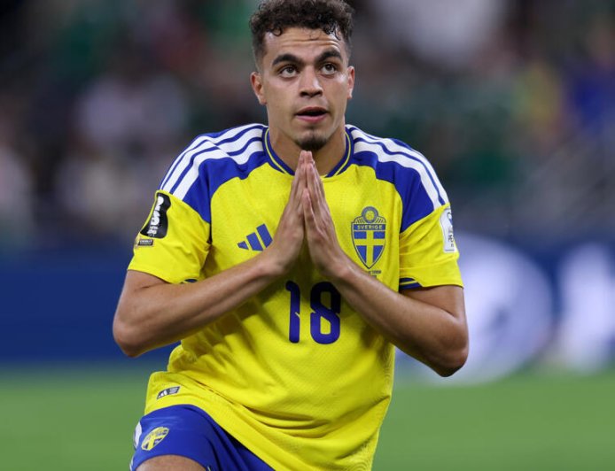 Sweden thrash Tunisia 5-1 to take command of World Cup group