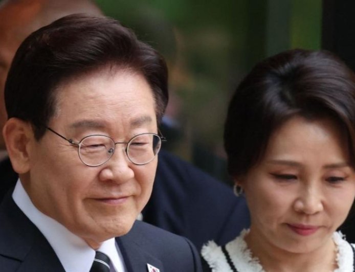 South Korean president urges Trump to help secure peace with North Korea