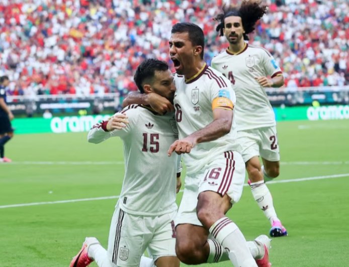 Baena's Winner Sends Spain into World Cup Knockout Stage