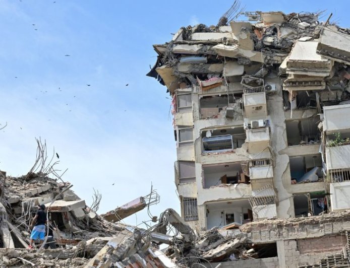 Newborn Rescued Alive from Venezuela Earthquake Rubble