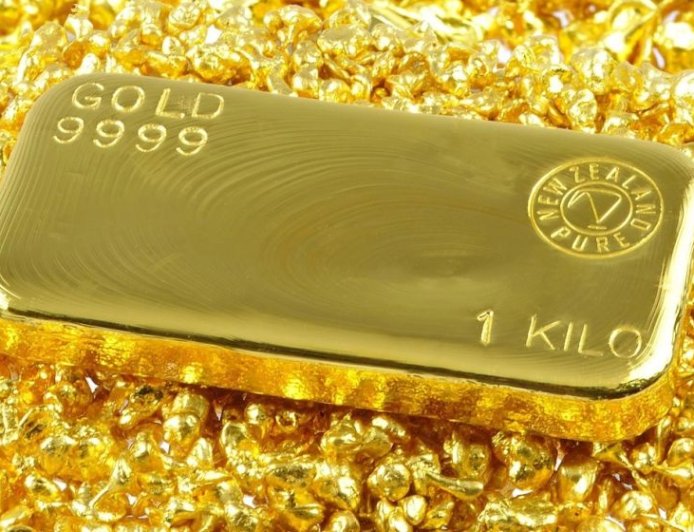 Gold prices fall again; 22-carat drops to Tk221,966 per bhori