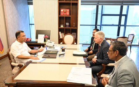 Prime Minister Receives IAPB Chief Executive