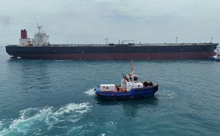 Iran launches missiles toward commercial vessels in Strait of Hormuz, Axios reports