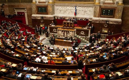 France becomes the first EU nation to prohibit social media access for children under 15