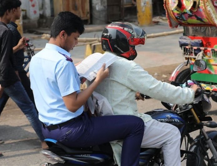 HSC, Equivalent Exams Begin with Common Question Papers