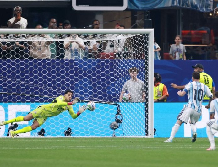 Messi's brilliance overshadows recurring penalty woes