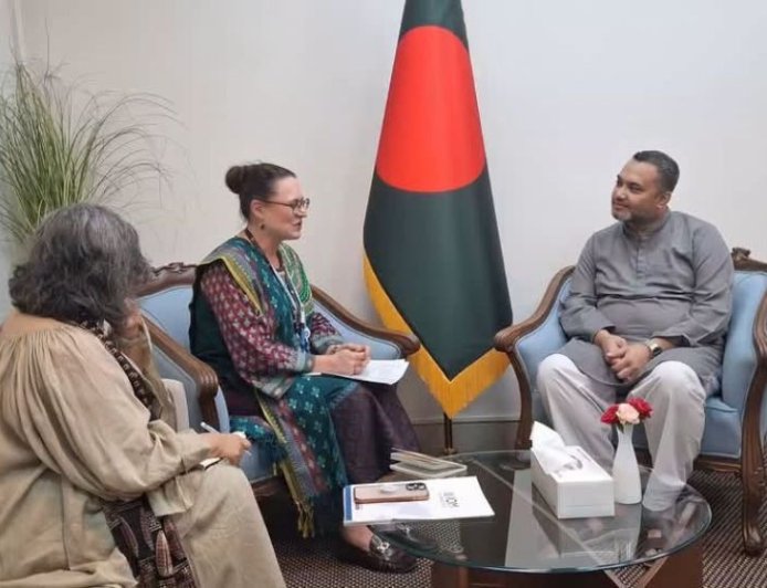 Mahdi Amin, IOM Chief Discuss Safe Migration and Overseas Employment Opportunities for Women