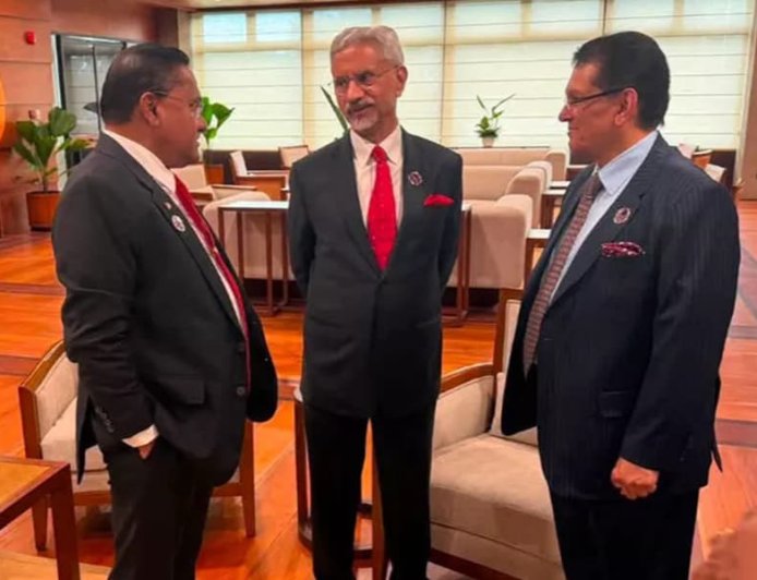 Bangladesh, Indian foreign ministers exchange greetings at ASEAN Regional Forum