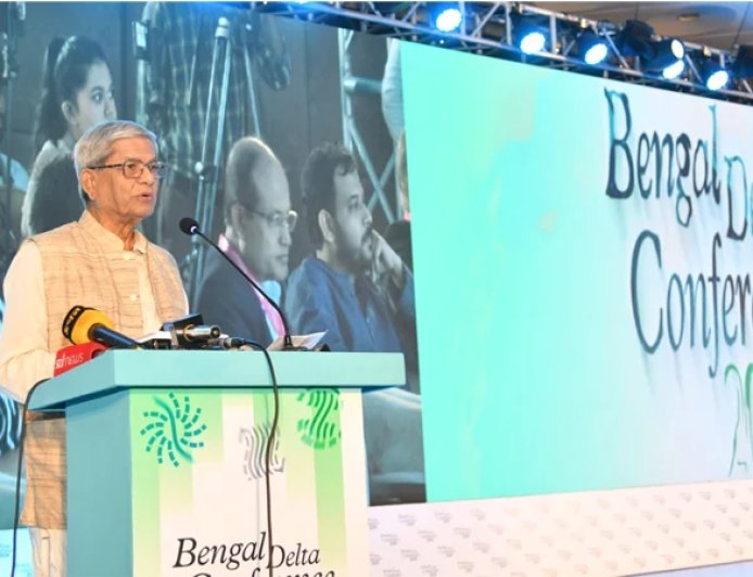 Govt working to strengthen democracy, revive economy: Fakhrul