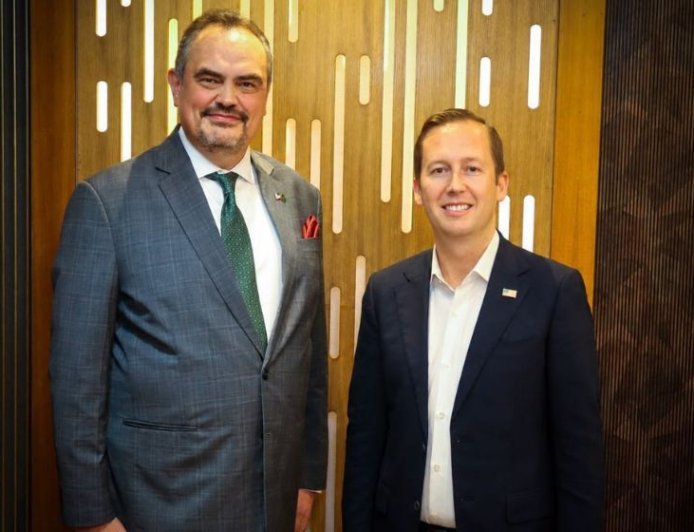 US Special Envoy Sergio Gor Arrives in Dhaka to Boost Bilateral Relations