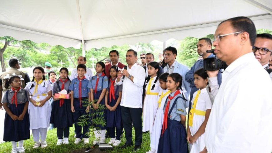PM Calls for Collective Efforts to Build a Greener Country