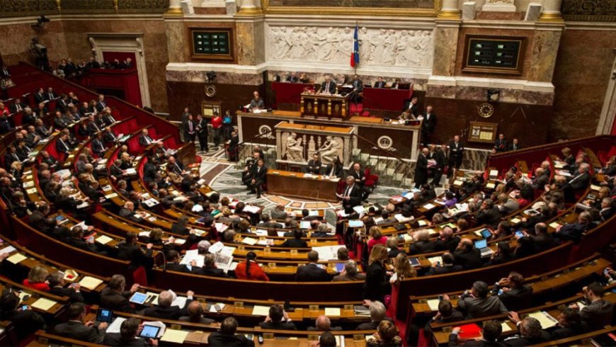 France becomes the first EU nation to prohibit social media access for children under 15