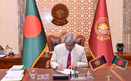 President Mirza Fakhrul assumes official duties at Bangabhaban