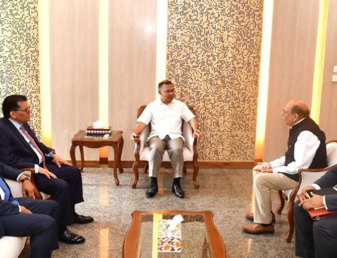 Indian High Commissioner Meets Prime Minister,   Dhaka and Delhi discuss bilateral ties and issues of mutual interest, says PM’s Deputy Press Secretary