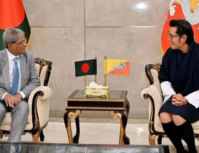 Bhutanese King Makes Brief Dhaka Stopover, Meets President at HSIA