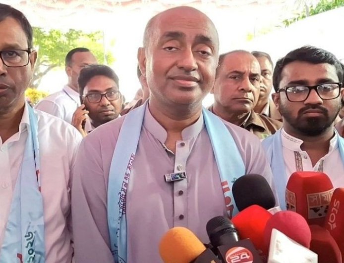 Law Minister: Govt to Assess All Aspects Before Deciding on Mecca Pact