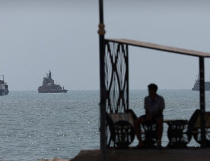 Iran retaliates after first US strikes in a month