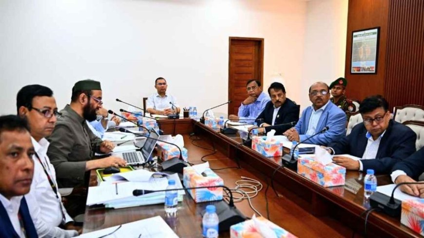 PM Eyes Private Water Bus Services to Revive Dhaka Waterways