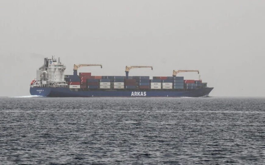 Yemen's Houthis Claim Attack on Saudi Oil Tanker in Red Sea