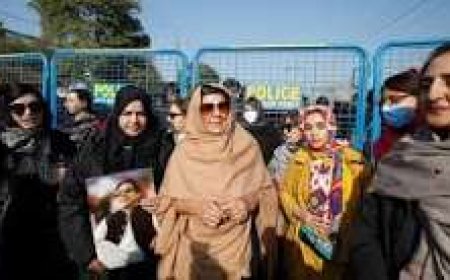 Imran Khan’s Sister Arrested in Lahore Ahead of Planned PTI March