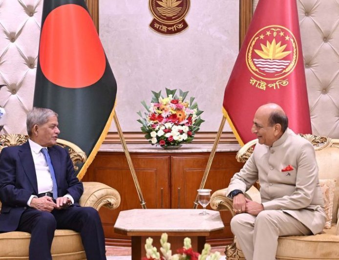 President stresses resolving pending issues with India