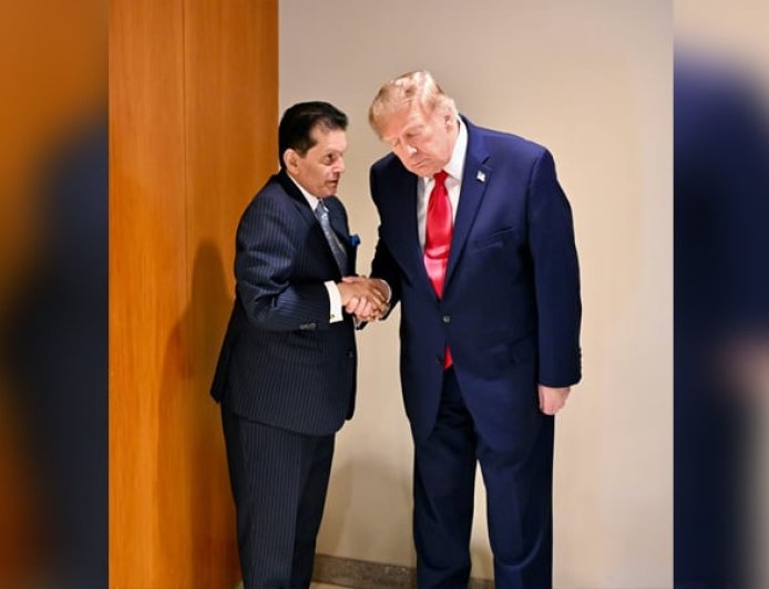 Khalil Exchanges Greetings with Trump on UNGA Sidelines
