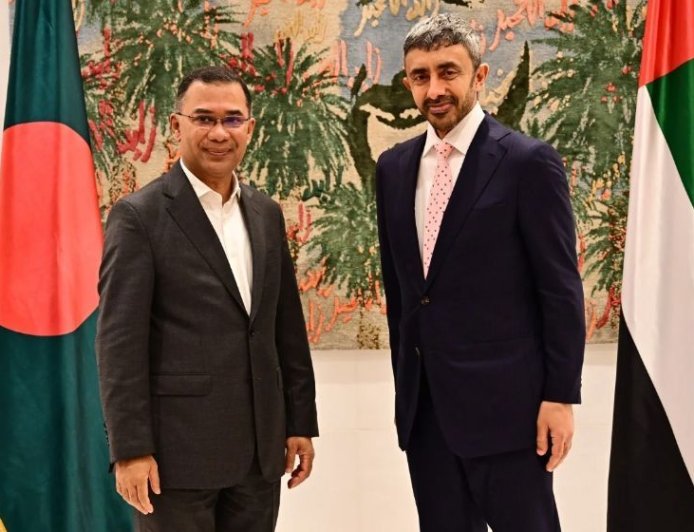 PM, UAE Deputy PM Discuss Expanding Bilateral Ties