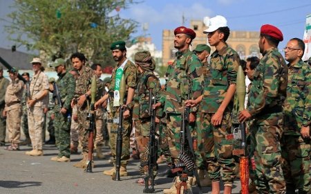 Strikes Attributed to Houthis Target Yemen’s Presidential Palace