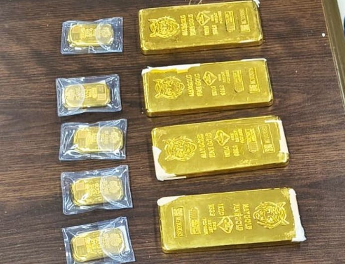 4.5kg Gold Seized from Malaysia Airlines Passenger at Dhaka Airport