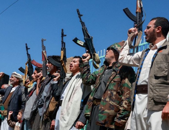 Aircraft Damaged at Riyadh Airport as Houthi Attacks Intensify