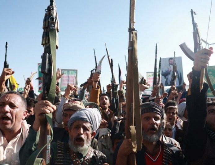 Houthis Attack Yemen Presidential Palace, Killing Two Guards; PM Unharmed