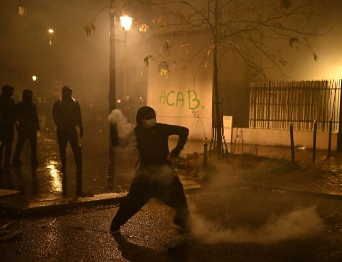 French Protest Groups Call for More Rallies as Macron Faces Tough Decisions