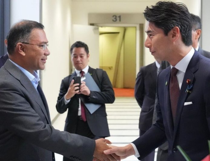 PM Arrives in Tokyo for Four-Day Official Visit